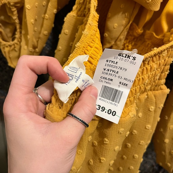 Peach Love from Gliks - Gold/Yellow, Swiss Dot, A-line Open Back Long Sleeves - Picture 3 of 3